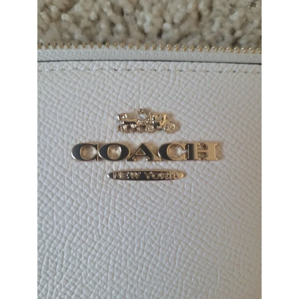 NWT Coach Authentic Chalk LRG CRN ZP‎ Wristlet & Wallet